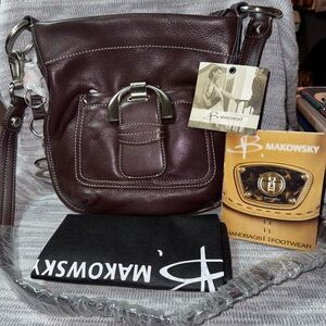 B. Makowsky Rich Brown Leather Shoulder/Crossbody Boho with dust cover